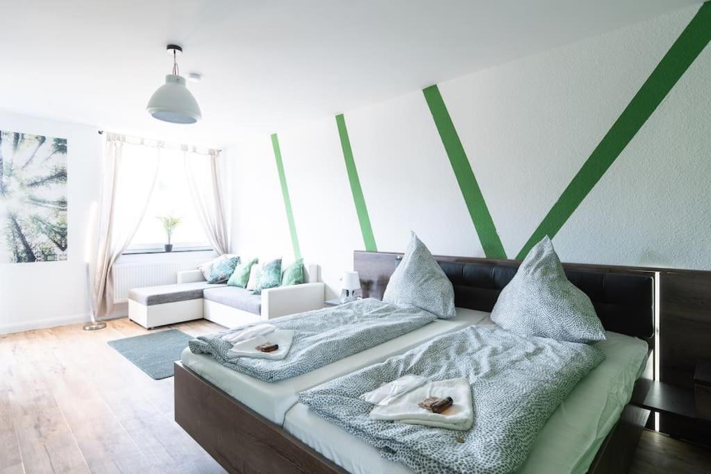 Nature Inspiration Apartment With Balcony & Grill Bbq In Duisburg Mitte Central Station 10 Mins & Big Tv With Photo Lights Exterior foto