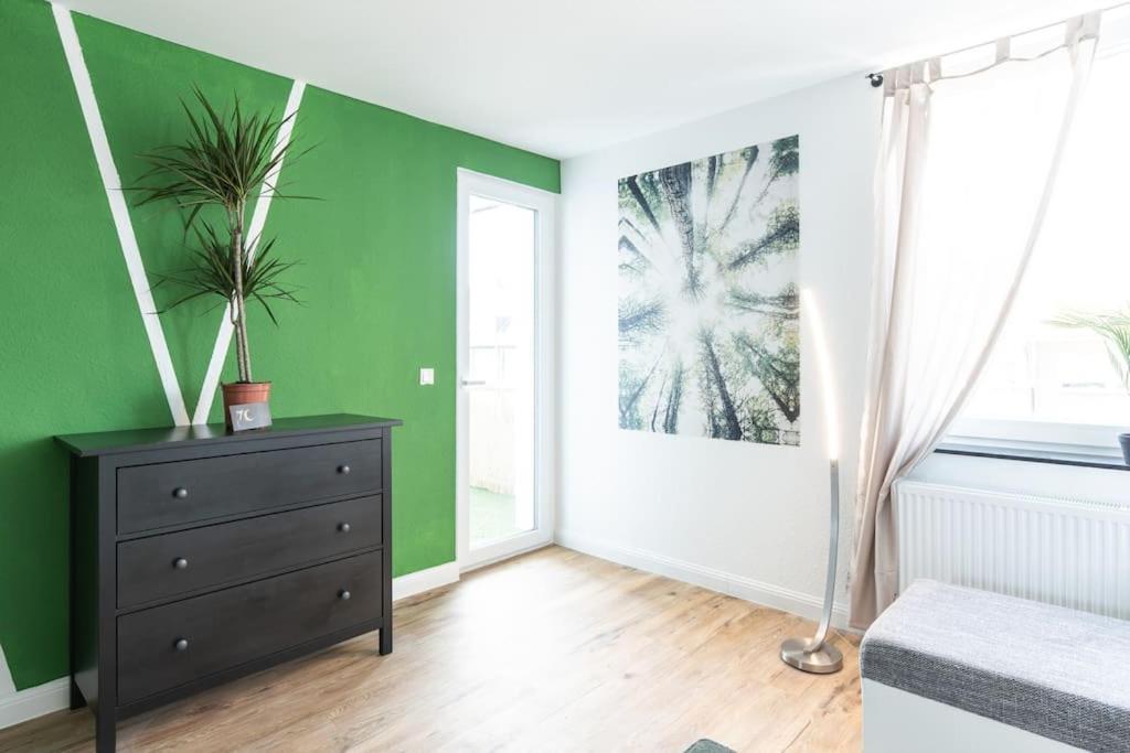 Nature Inspiration Apartment With Balcony & Grill Bbq In Duisburg Mitte Central Station 10 Mins & Big Tv With Photo Lights Exterior foto