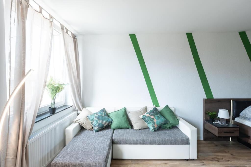 Nature Inspiration Apartment With Balcony & Grill Bbq In Duisburg Mitte Central Station 10 Mins & Big Tv With Photo Lights Exterior foto